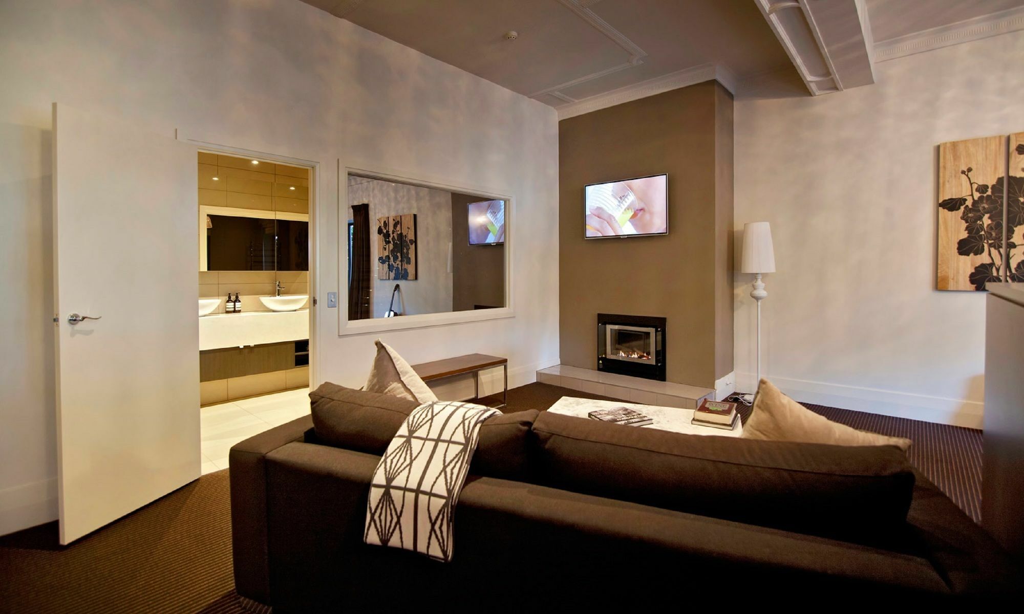 Hotel Lorne Hotel