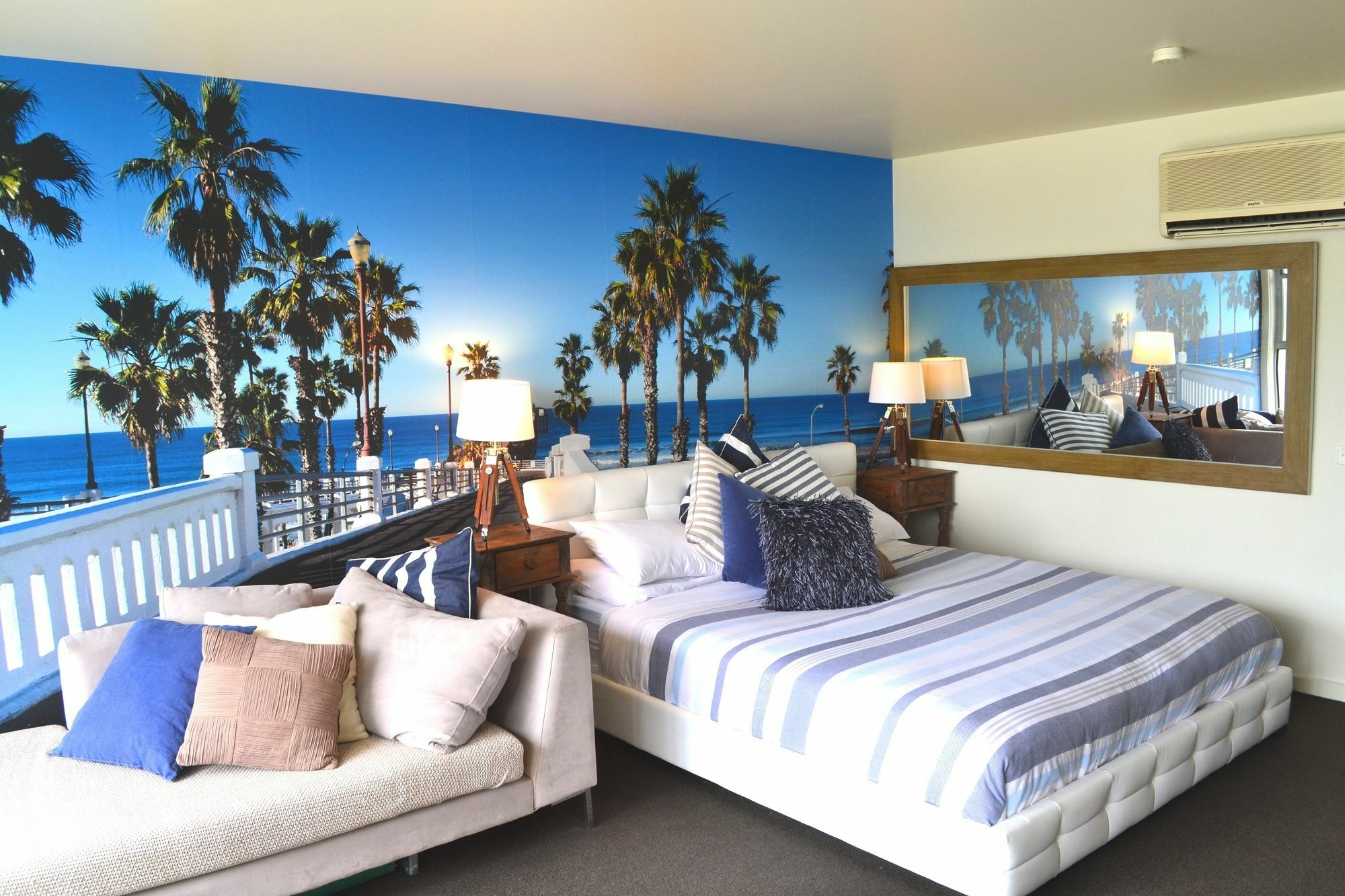 Lorne Hotel 4*